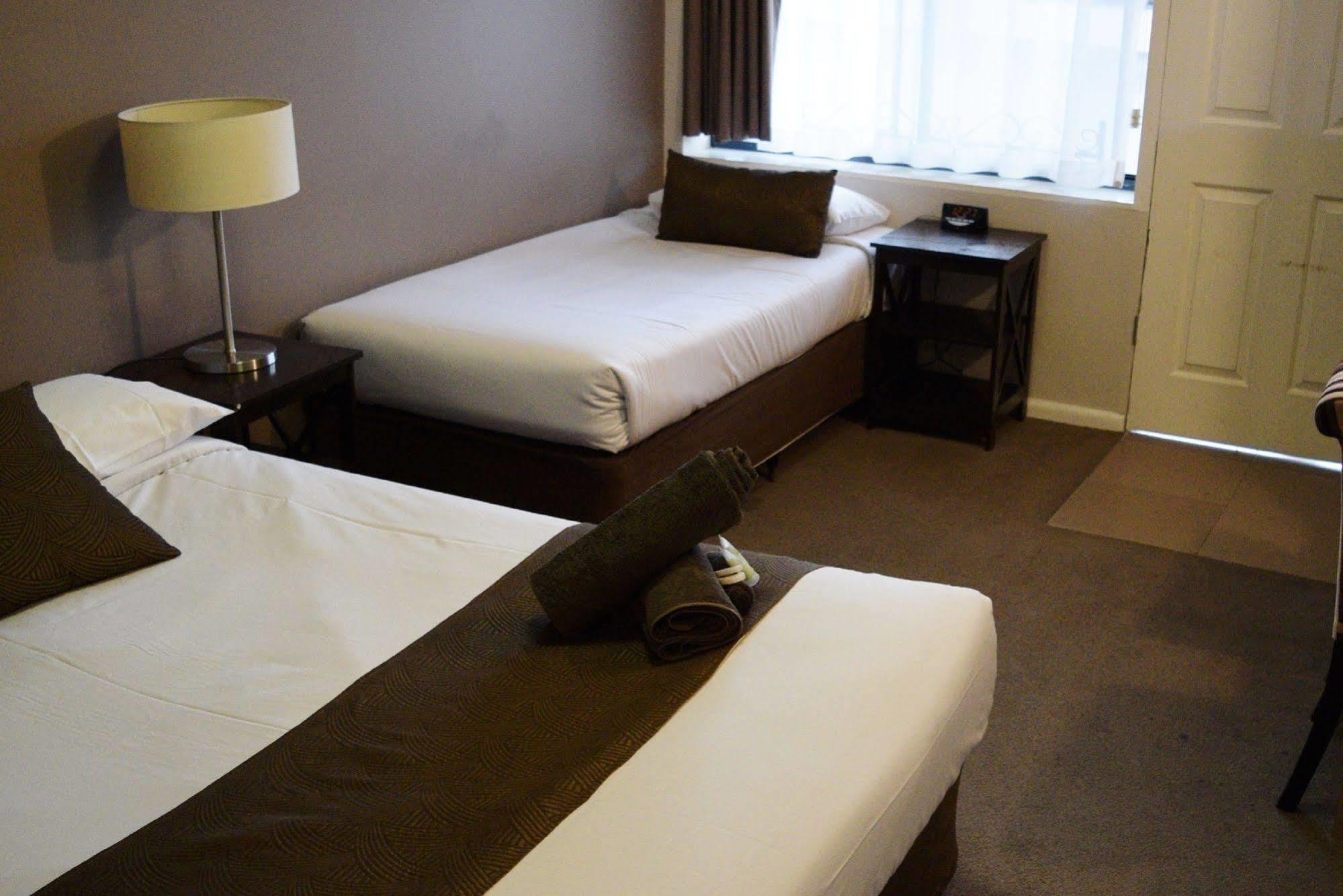 Rosebud Motel 3*